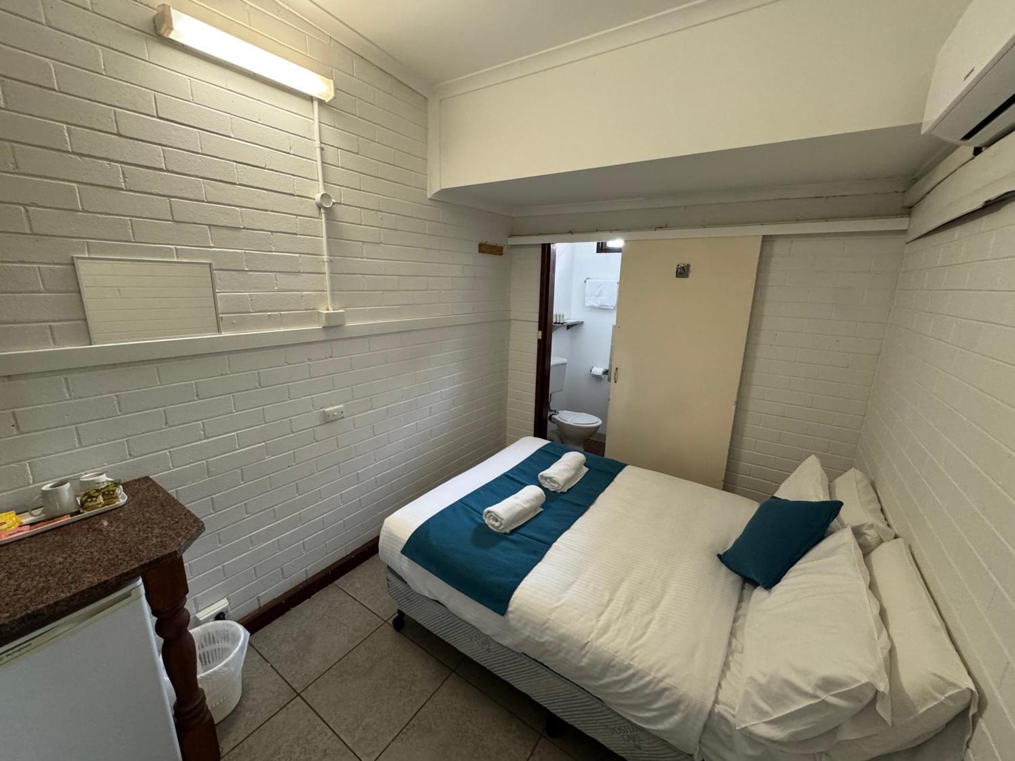 A Railway Lodge Taree Bilik gambar